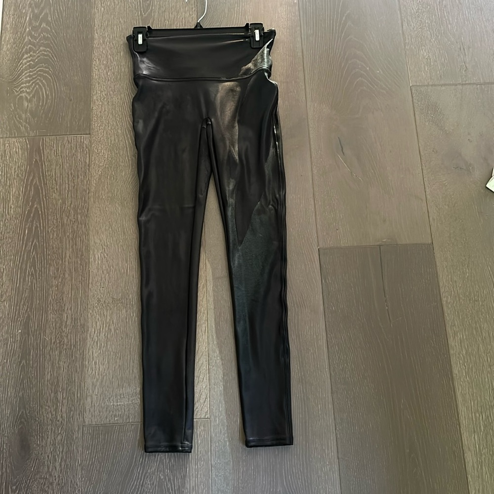 Spanx shiny leggings. Great condition. Barely worn.